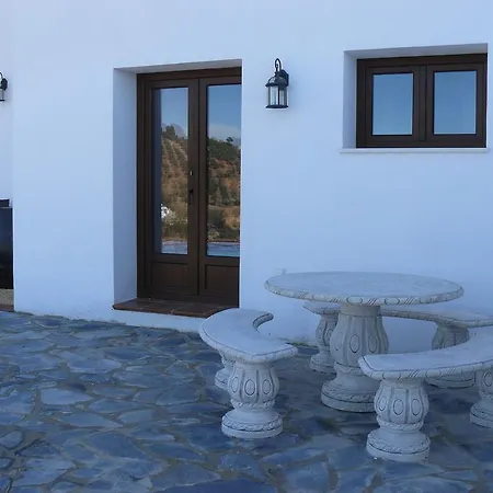 Cortijo Chaparro Near Iznajar Holiday home *