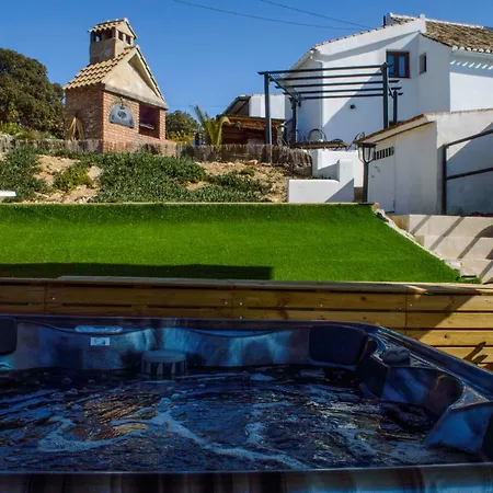 Cortijo Chaparro Near Iznajar Holiday home